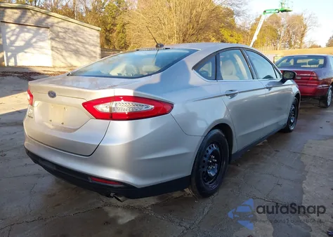 2014 Ford Fusion S z USA, uszkodzony, nr VIN 1FA6P0G7XE5368422